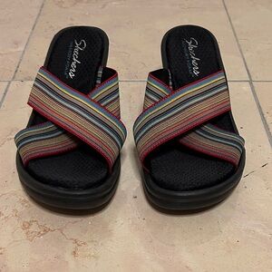 Skechers Women's Colorful Striped Sandals size 8 comfy beach vacation